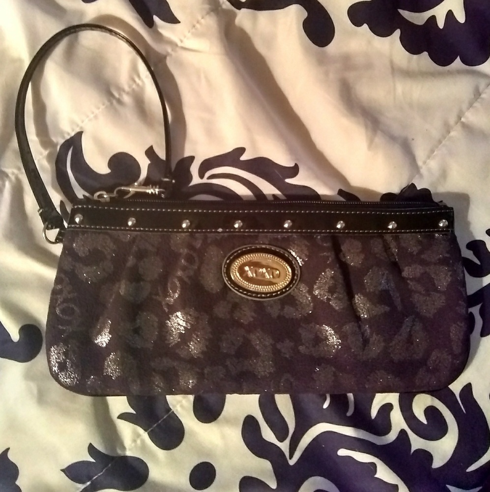 XOXO Wristlet